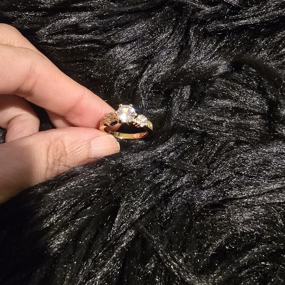 Elegant Gold and Silver Women's Ring